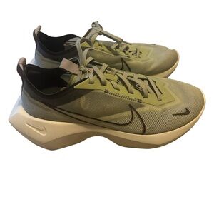 Nike Womens Vista Lite sz 10